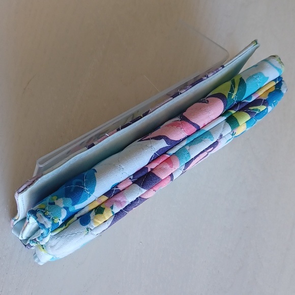Vera Bradley RFID Wallet In The Marion Floral Pattern - Picture 7 of 17